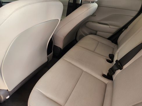 Used 2025 Hyundai Kona SEL FWD image 32