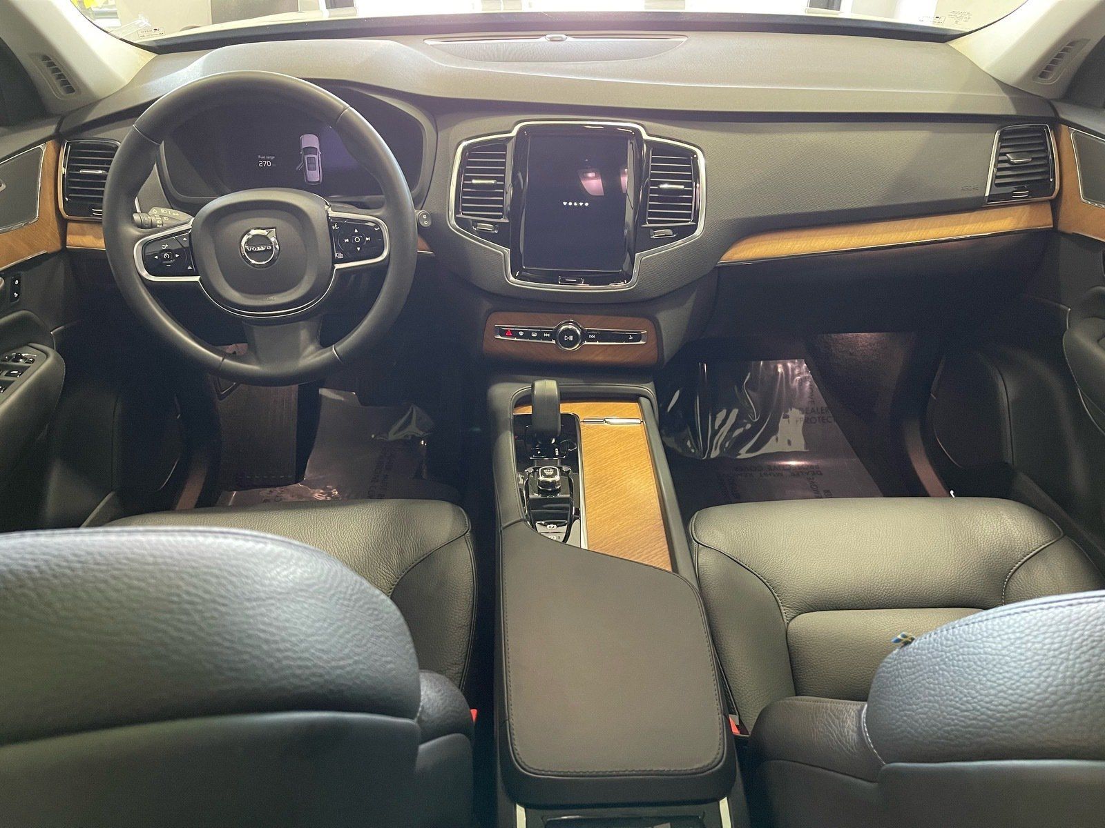 Used 2025 Volvo XC90 B5 Plus w/ Protection Package Premier AWD/4WD image 30