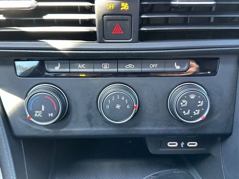 Used 2024 Volkswagen Jetta Sport image 28