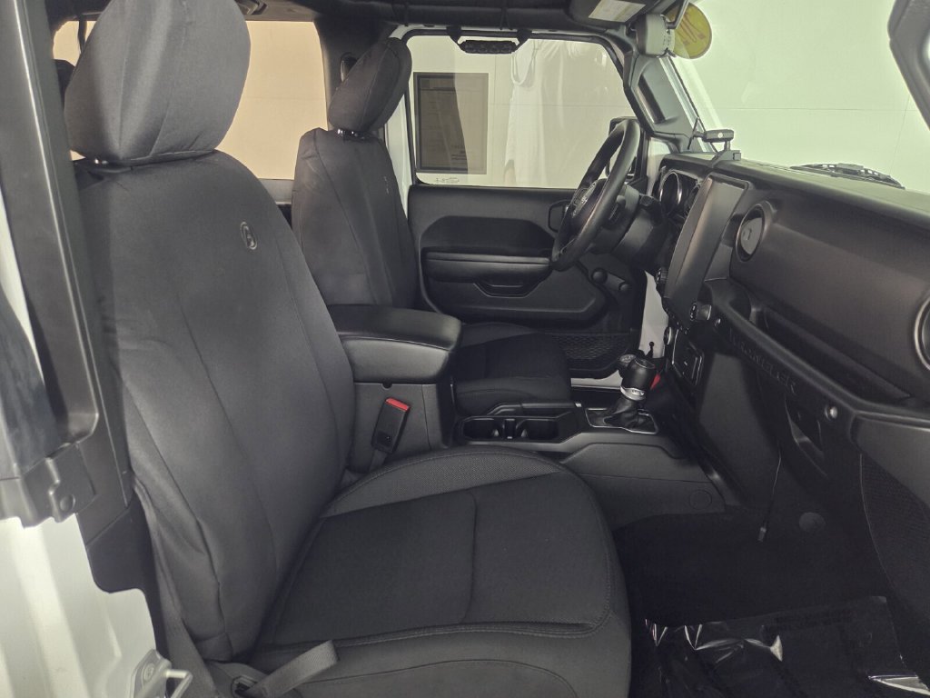 Used 2022 Jeep Wrangler Sport AWD/4WD image 30