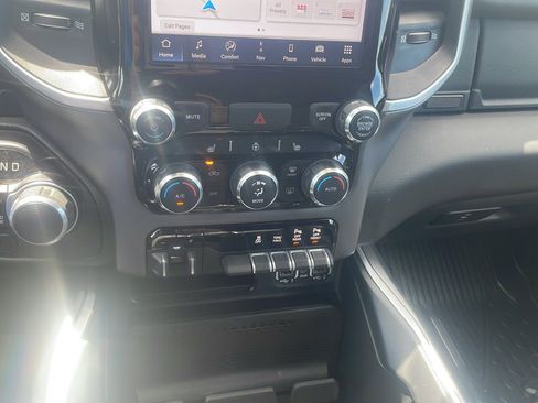 Used 2022 RAM 1500 Big Horn AWD/4WD image 21