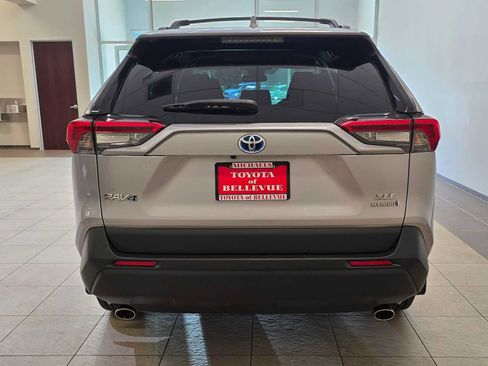 Certified 2021 Toyota RAV4 XLE AWD/4WD image 5