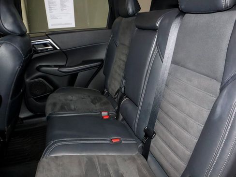 Used 2022 Mitsubishi Outlander SE image 20