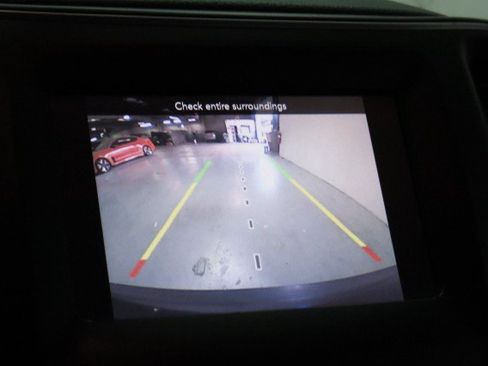 Used 2019 Jeep Cherokee Latitude Plus FWD image 17