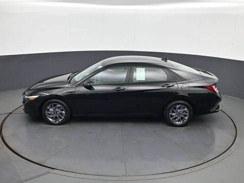 Certified 2024 Hyundai Elantra SEL FWD image 20