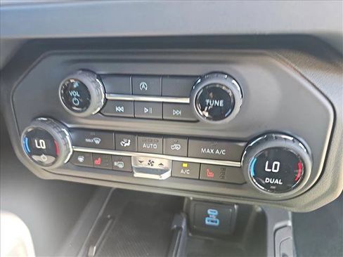 New 2025 Ford Bronco Outer Banks image 13