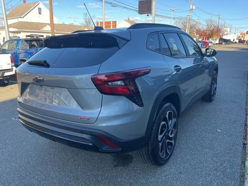 Used 2024 Chevrolet Trax RS w/ Driver Confidence Package image 5