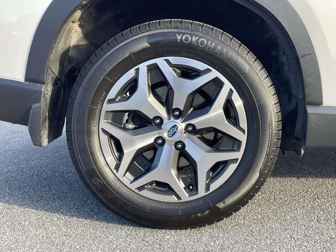 Used 2023 Subaru Forester Premium image 32