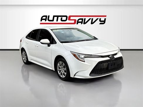 Used 2022 Toyota Corolla LE image 1