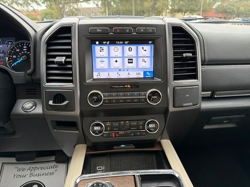 Used 2019 Ford Expedition Platinum image 19