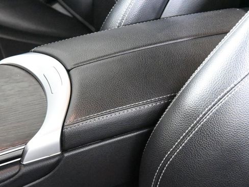 Used 2022 Mercedes-Benz GLC 300 4MATIC image 25