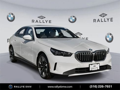 Certified 2025 BMW i5 xDrive40 w/ Premium Package image 1