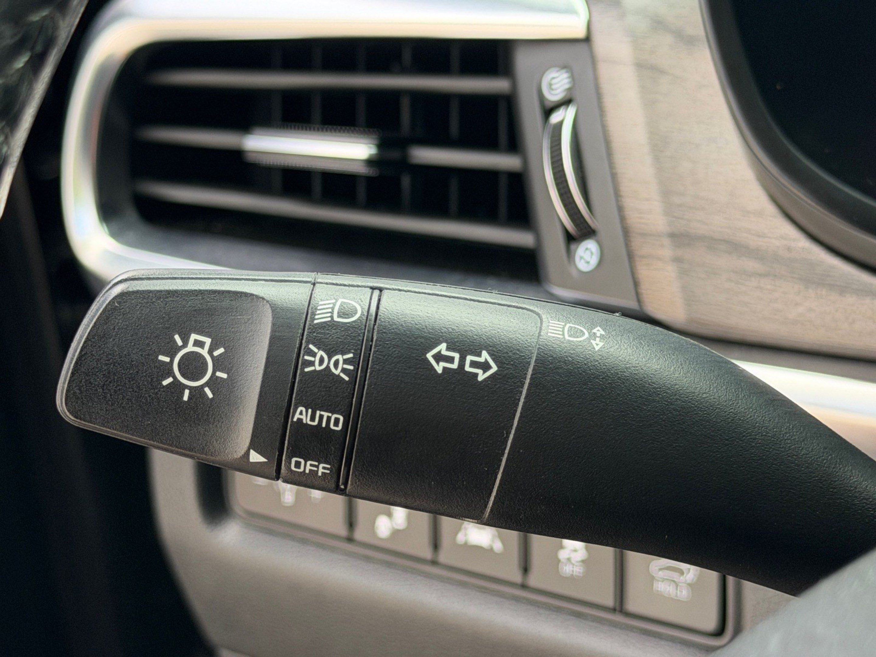 Certified 2022 Kia Telluride EX w/ EX Premium Package FWD image 34