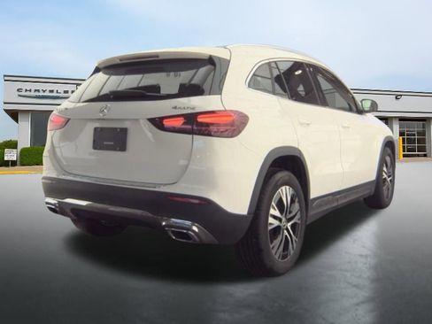 Used 2025 Mercedes-Benz GLA 250 4MATIC image 7