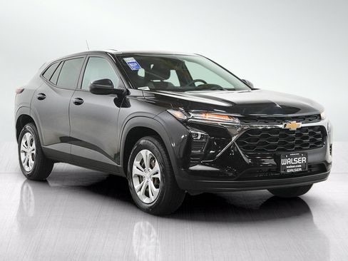 Used 2024 Chevrolet Trax LS FWD image 8