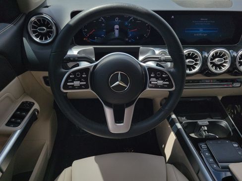 Used 2021 Mercedes-Benz GLB 250 image 16