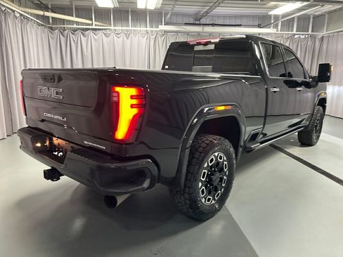 Used 2025 GMC Sierra 3500 Denali Ultimate image 7