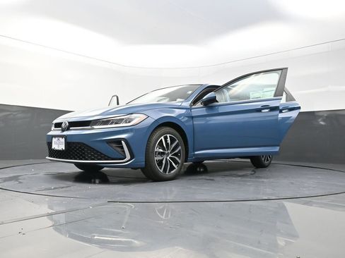New 2026 Volkswagen Jetta SE FWD image 31