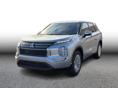 New 2026 Mitsubishi Outlander ES image 1