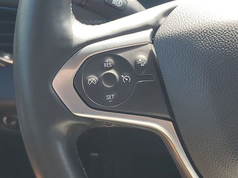 Used 2023 Chevrolet Traverse LT image 34