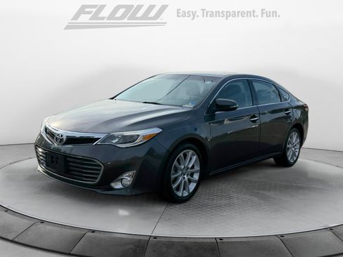Used 2013 Toyota Avalon XLE Touring FWD image 4