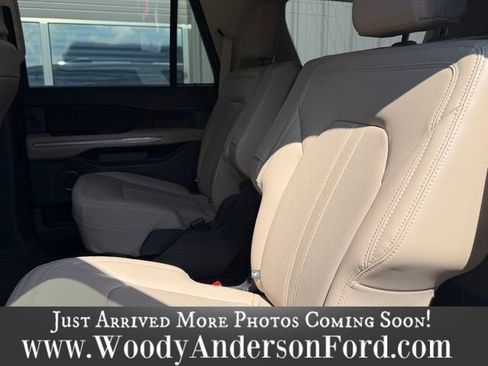 Used 2024 Ford Expedition Max Limited RWD image 11