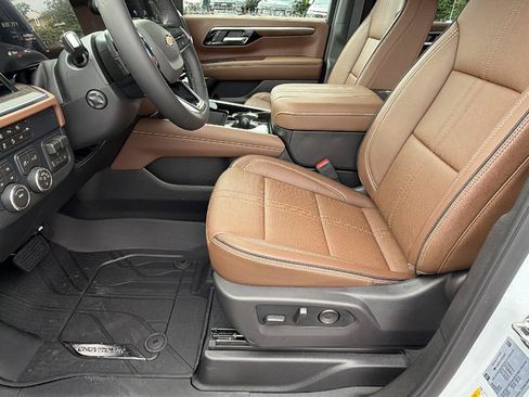 New 2026 Chevrolet Tahoe High Country w/ Sun And Tow Package AWD/4WD image 17