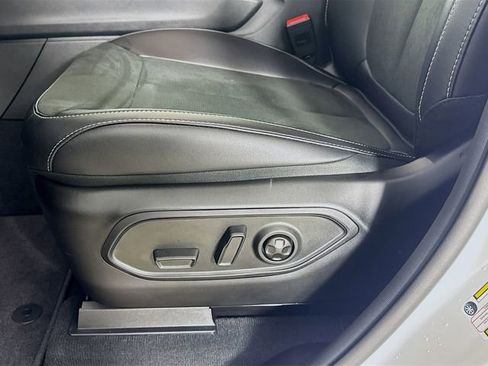 New 2026 Jeep Grand Cherokee Altitude image 22