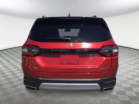 New 2025 Honda Pilot Touring image 5