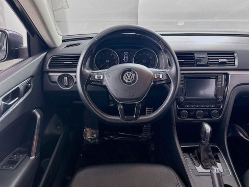 Used 2018 Volkswagen Passat 2.0T R-Line w/ R-Line Lighting Package FWD image 21