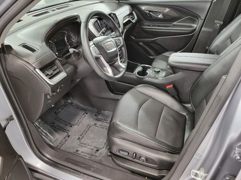 Used 2024 GMC Terrain SLT image 10