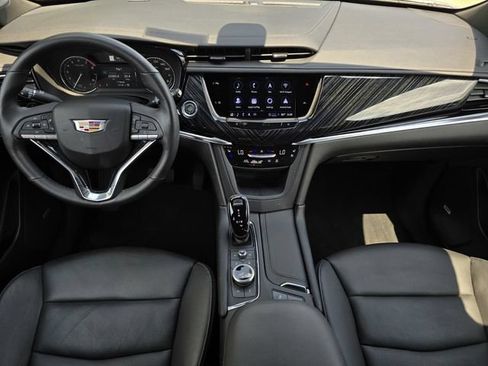 Used 2024 Cadillac XT6 Premium Luxury w/ LPO, Floor Liner Package AWD/4WD image 19