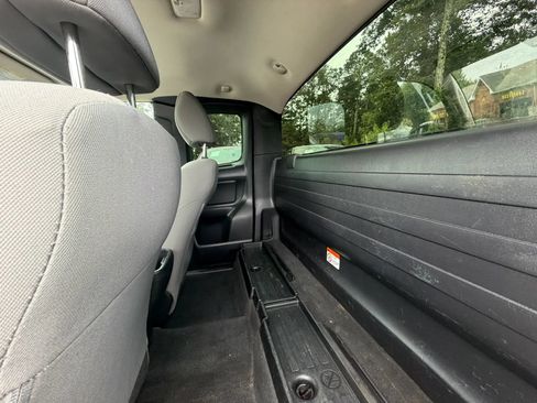 Used 2016 Toyota Tacoma SR RWD image 15