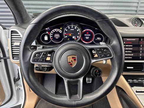Used 2022 Porsche Cayenne GTS image 15