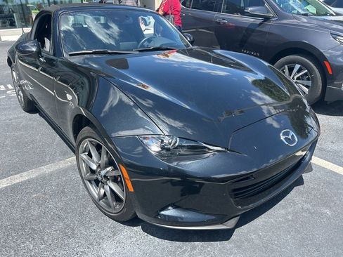 Used 2023 MAZDA MX-5 Miata Grand Touring RWD image 4