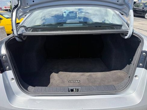Used 2024 Nissan Versa SR FWD image 5