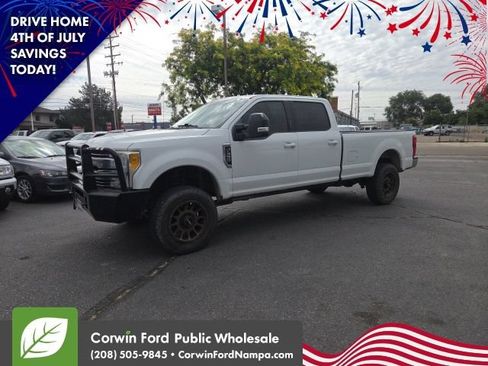 Used 2017 Ford F350 Lariat w/ Lariat Value Package AWD/4WD image 2