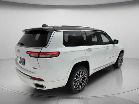 Used 2023 Jeep Grand Cherokee L Summit AWD/4WD image 5