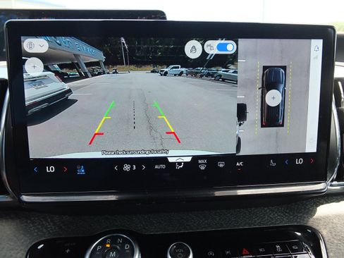 Used 2025 Ford Expedition Tremor AWD/4WD image 29