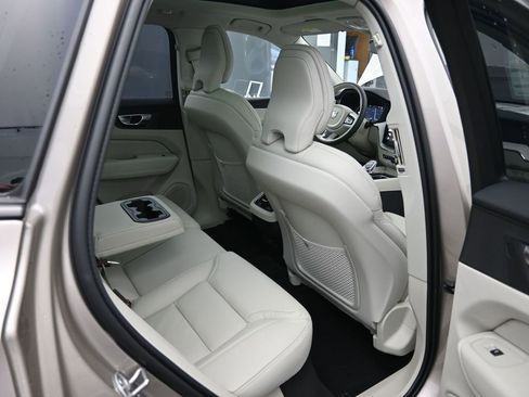 New 2026 Volvo XC60 B5 Ultra w/ Protection Package Premier image 35