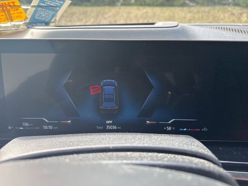 Used 2024 BMW X7 xDrive40i w/ Executive Package image 11