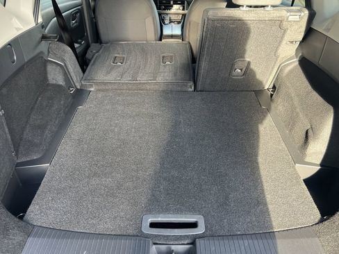 Used 2024 Nissan Rogue SV image 18