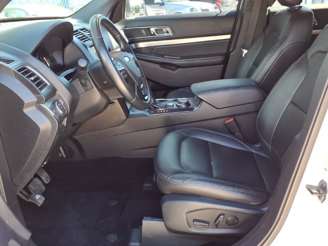 Used 2019 Ford Explorer XLT w/ Equipment Group 202A AWD/4WD image 19