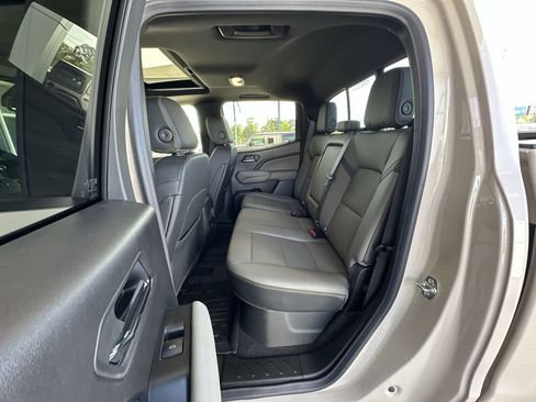 Used 2026 Chevrolet Colorado ZR2 w/ Technology Package AWD/4WD image 25