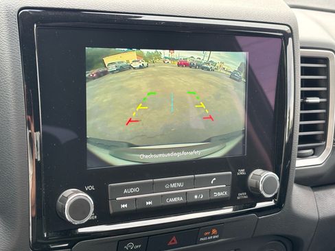 Used 2024 Nissan Frontier SV w/ SV Convenience Package RWD image 14