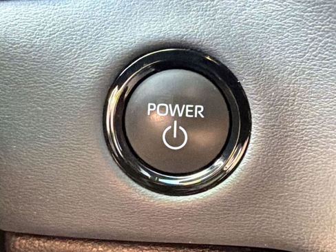 Used 2025 Toyota Sequoia Platinum AWD/4WD image 23