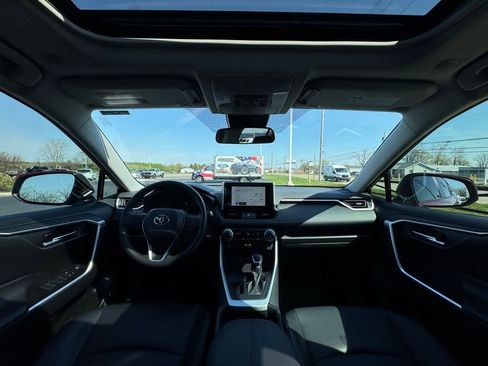 Used 2024 Toyota RAV4 XLE Premium image 9