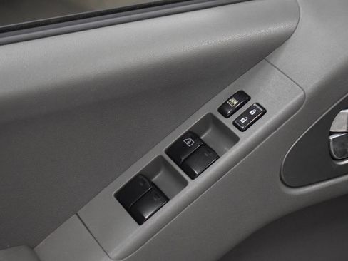 Used 2013 Nissan Frontier SV image 85