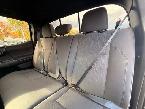 Used 2019 Toyota Tacoma TRD Off-Road image 13