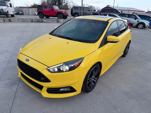 Used 2017 Ford Focus ST w/ Equipment Group 402A image 69